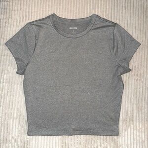 Hollister Light Gray Women’s Soft Stretch Seamless Fabric Crew Baby Tee (Short)